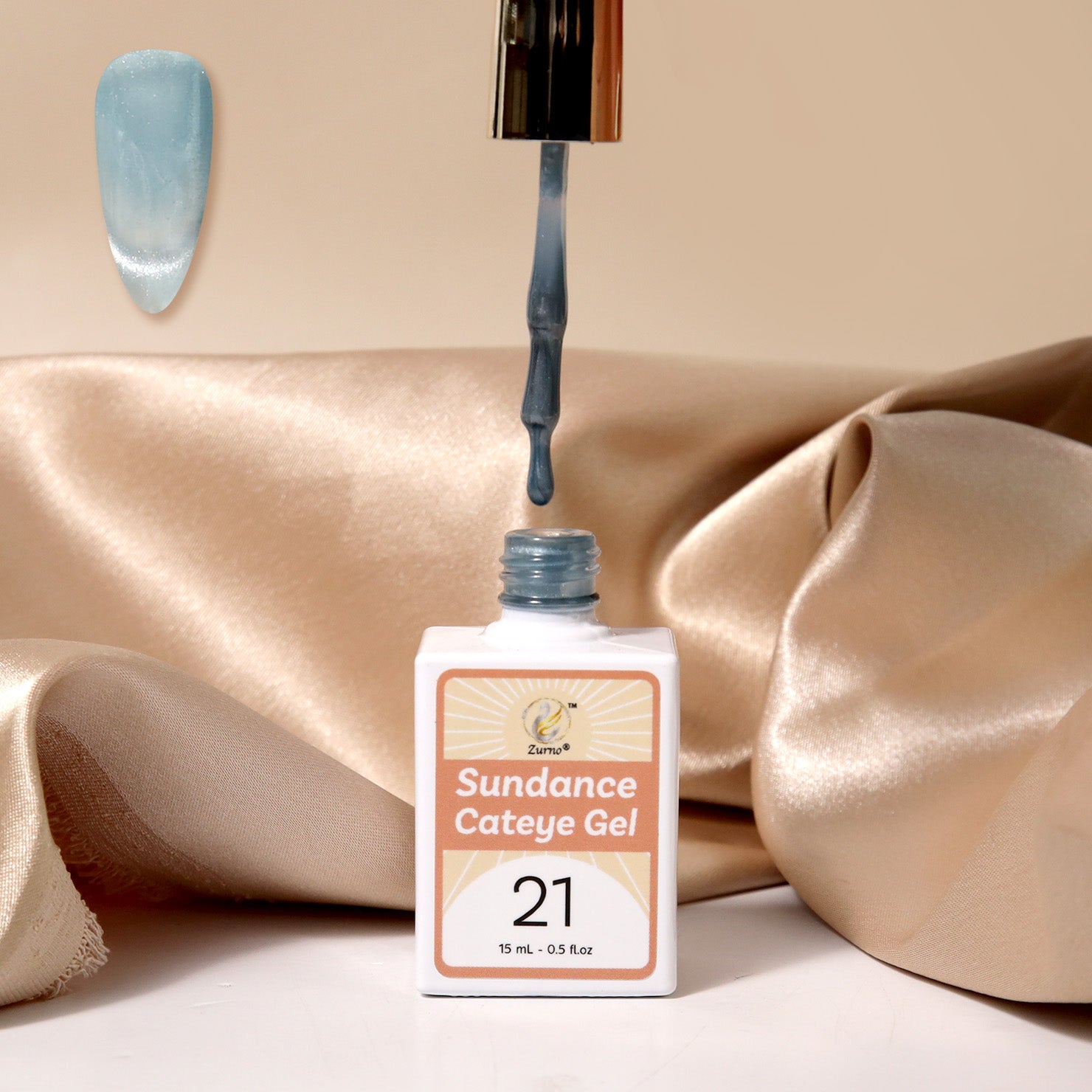 Zurno Sundance Collection Cat Eye Magnetic Gel Nail Polish in Color 21 – shimmering blue shade with reflective effect